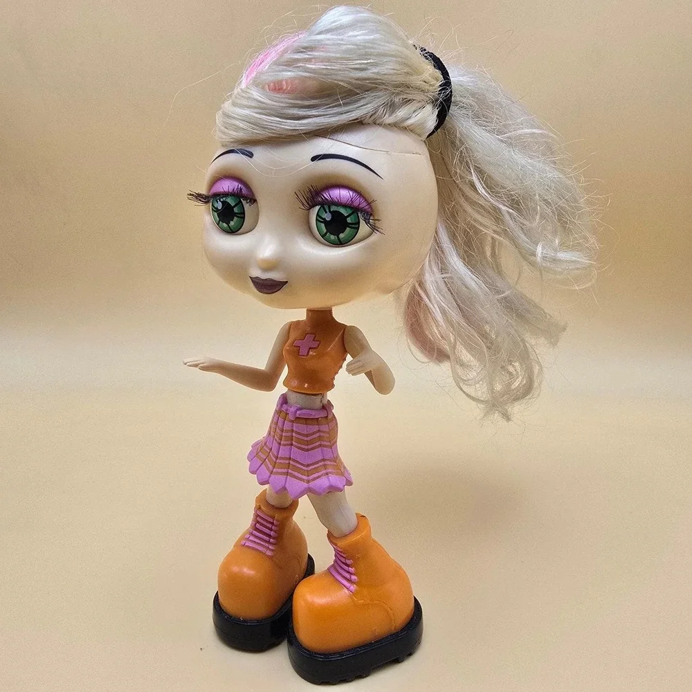 Vintage 1999‎ Mattel Doll Brat Diva Starz Pink Orange Outfit Boots